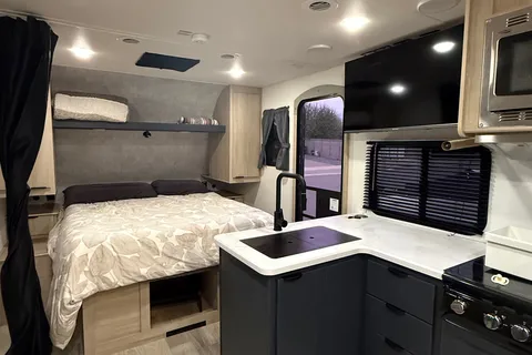 23 Foot Travel Trailer, Bunkbeds! Fully equipt !