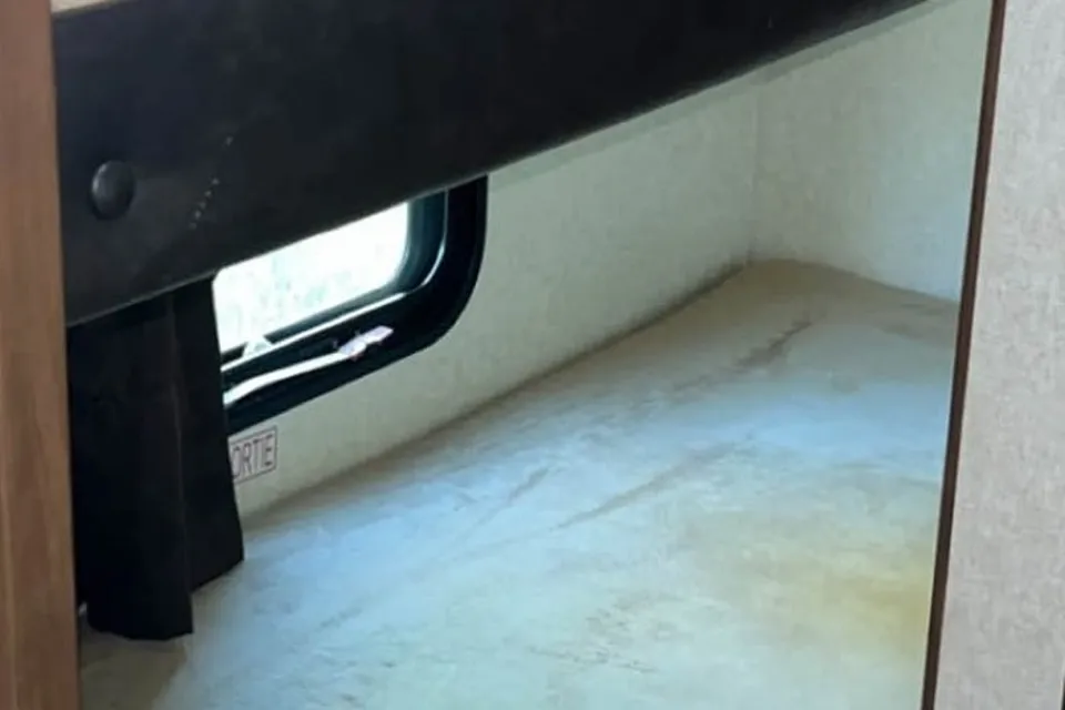 Frederic Jayco 15 pieds Roulotte