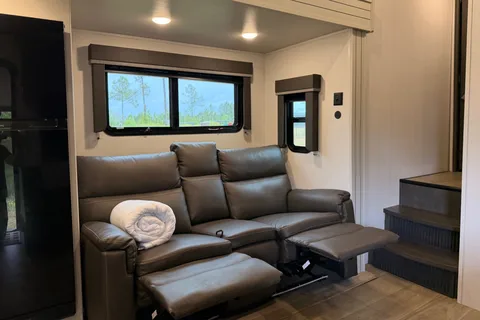 Ice Cold Summer Escape! 2 ACs, sleeps 5!