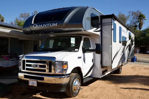 NEW Fully Equipped Quantum Bunkhouse With Solar!