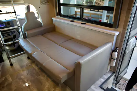 NEW Fully Equipped Quantum Bunkhouse With Solar!