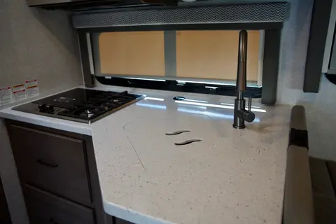 NEW Fully Equipped Quantum Bunkhouse With Solar!