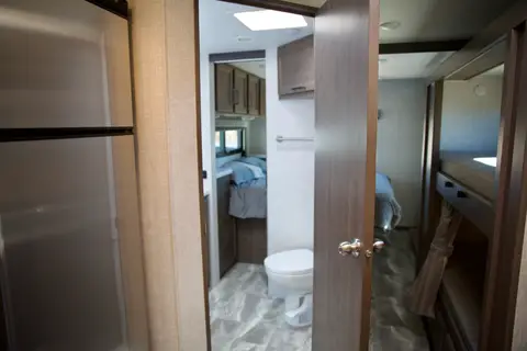 NEW Fully Equipped Quantum Bunkhouse With Solar!