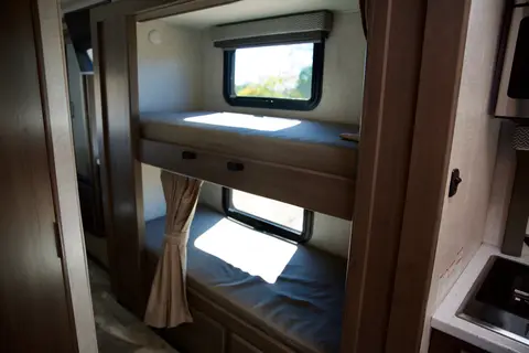 NEW Fully Equipped Quantum Bunkhouse With Solar!