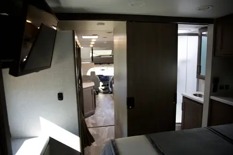 NEW Fully Equipped Quantum Bunkhouse With Solar!