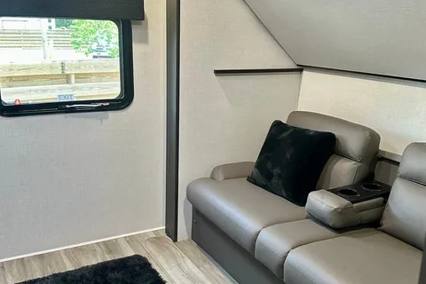 Venture Sporttrek Touring Edition Travel Trailer