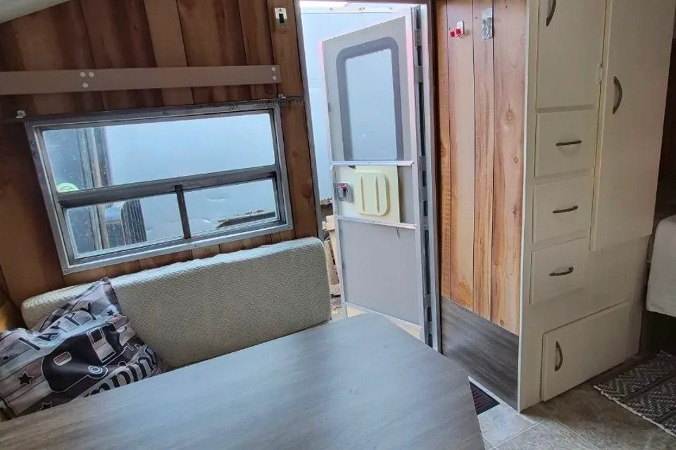 1959' Henslee Vintage Trailer