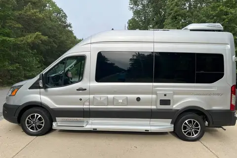 2023 Pleasure-Way Ontour 2.0 with Queen Bed