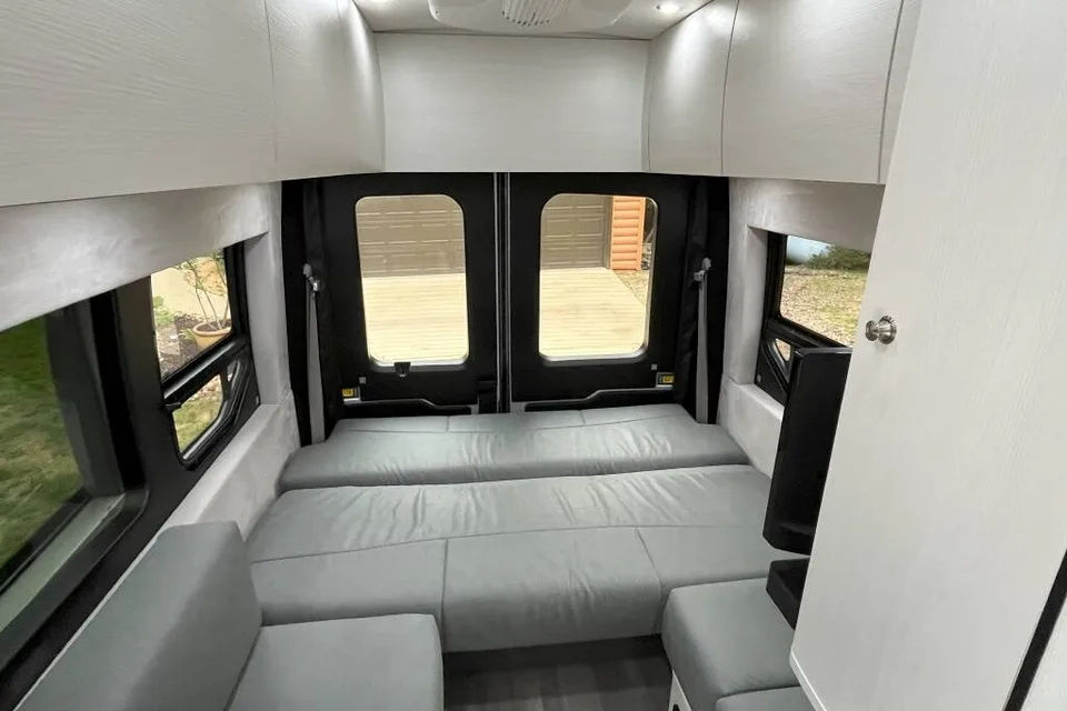 2023 Pleasure-Way Ontour 2.0 with Queen Bed