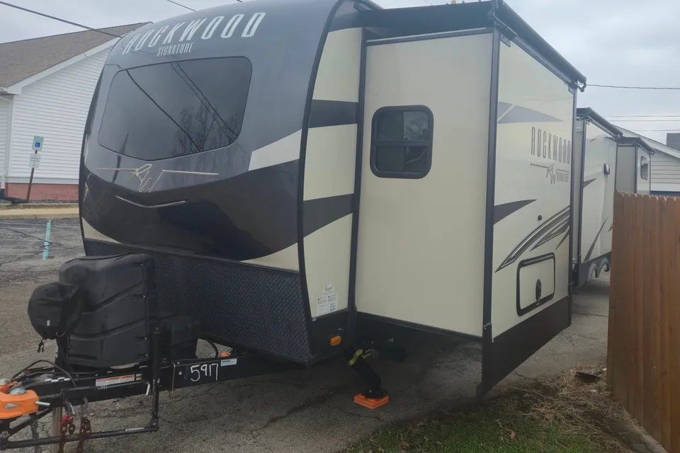 Forest River 8336bh Travel Trailer