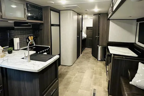 "Koda" ***Delivery Only*** 2021 Dutchmen Kodiak 283BHSL Travel Trailer