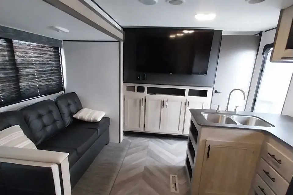 Julian's Heartland 303BH Travel Trailer