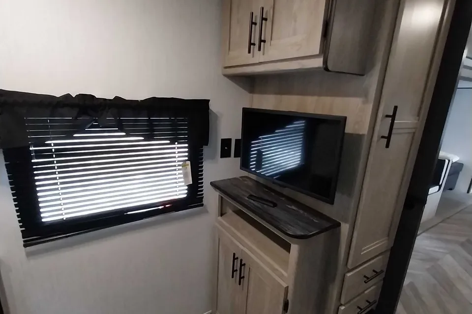 Julian's Heartland 303BH Travel Trailer