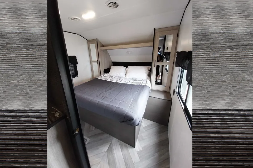 Julian's Heartland 303BH Travel Trailer