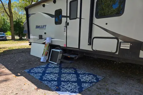 Samantha's 2190ex Hybrid - Family and Pet Friendly!
