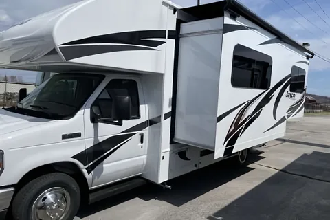Family friendly 24' Class C