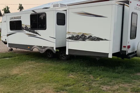 Lacrosse Luxury Lite 318BHS Travel Trailer