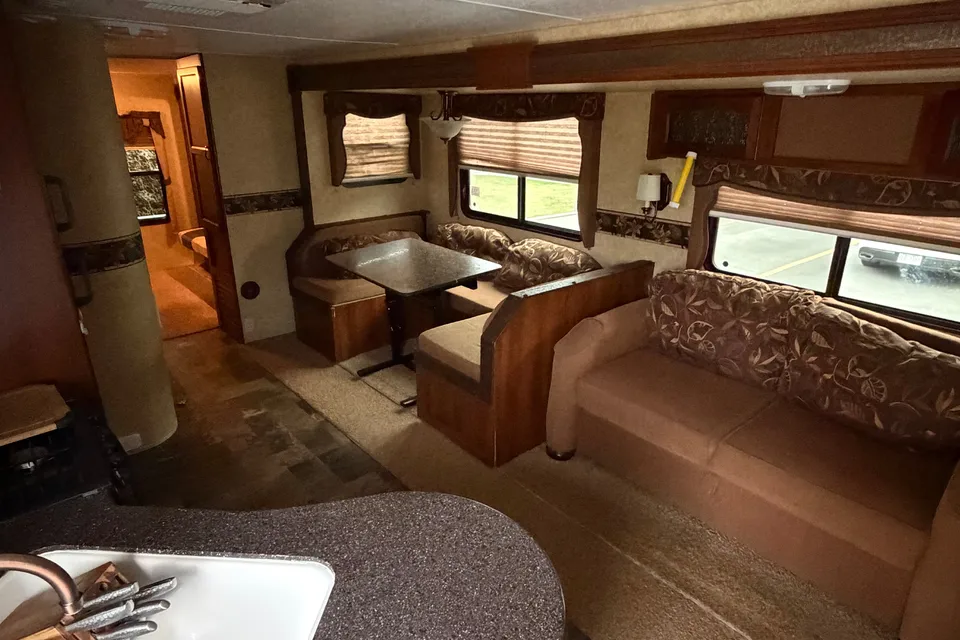 Lacrosse Luxury Lite 318BHS Travel Trailer