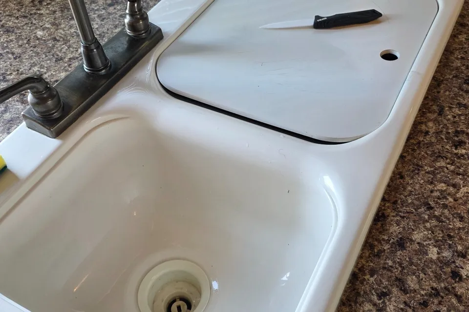 Leo's Keystone Hornet 31RBDS Travel Trailer