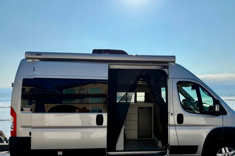Gus's Thor Motor Coach Rize 18g Class B