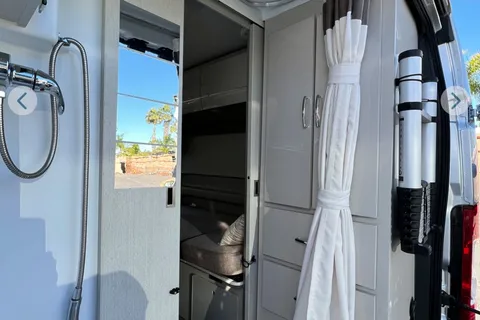 Gus's Thor Motor Coach Rize 18g Class B