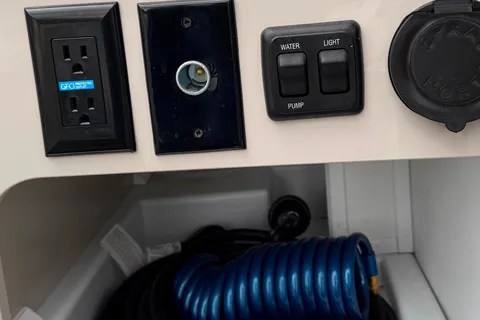 Gus's Thor Motor Coach Rize 18g Class B