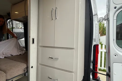 Gus's Thor Motor Coach Rize 18g Class B