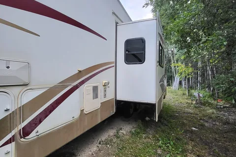 MT"s Keystone Laredo Fifth Wheel