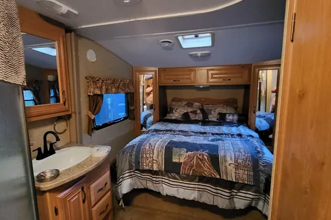 MT"s Keystone Laredo Fifth Wheel