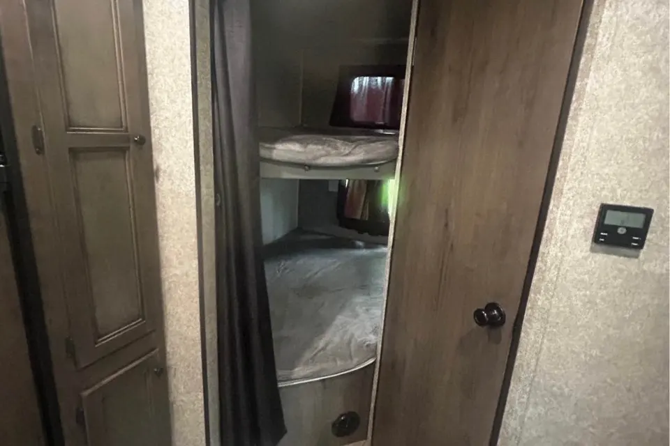 Derrick's Starcraft Autumn Ridge Travel Trailer