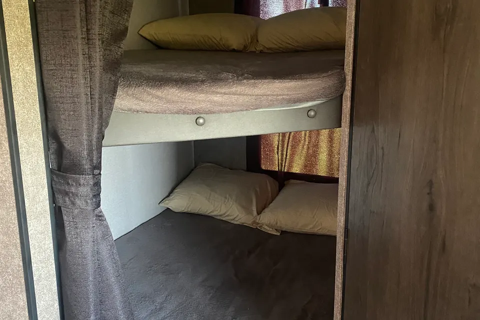 Derrick's Starcraft Autumn Ridge Travel Trailer