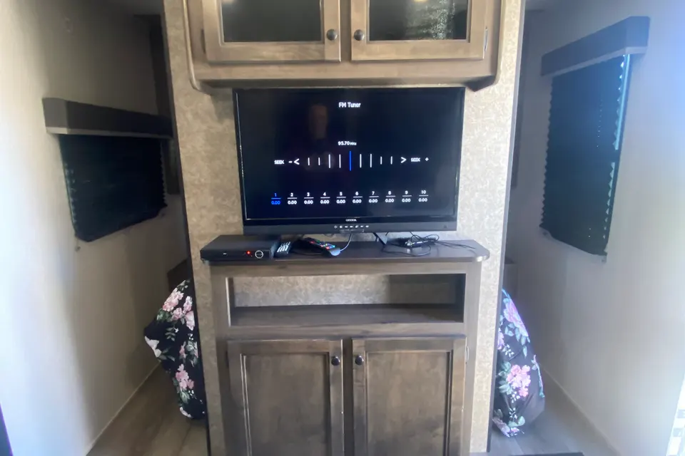 Derrick's Starcraft Autumn Ridge Travel Trailer