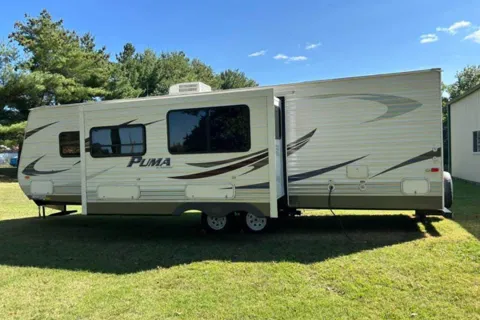 Brad's Palomino Puma 33FQSS Travel Trailer