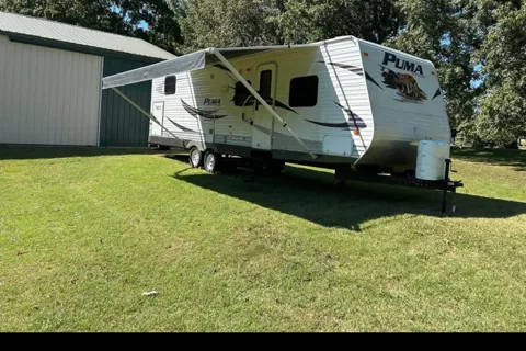 Brad's Palomino Puma 33FQSS Travel Trailer