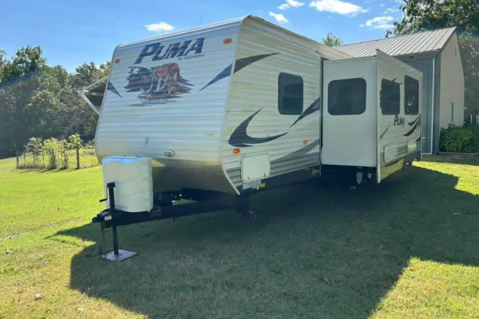 Brad's Palomino Puma 33FQSS Travel Trailer