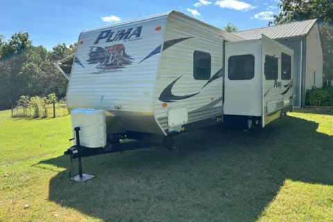 Brad's Palomino Puma 33FQSS Travel Trailer