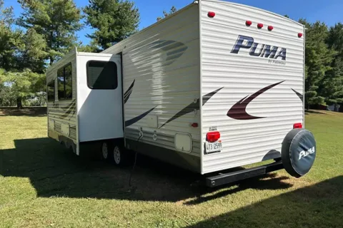 Brad's Palomino Puma 33FQSS Travel Trailer