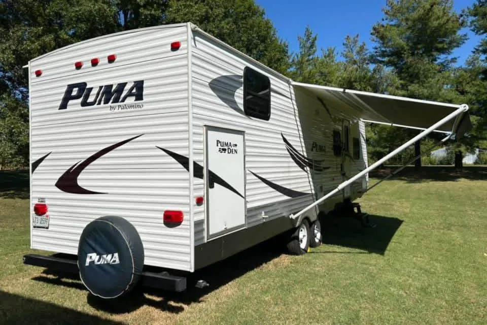 Brad's Palomino Puma 33FQSS Travel Trailer