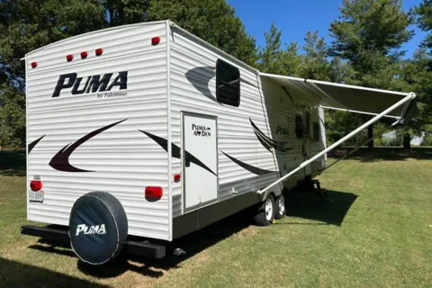 Brad's Palomino Puma 33FQSS Travel Trailer