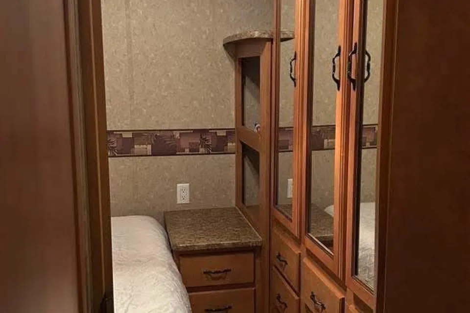 Brad's Palomino Puma 33FQSS Travel Trailer