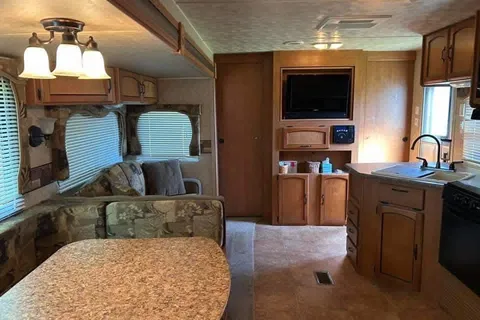 Brad's Palomino Puma 33FQSS Travel Trailer