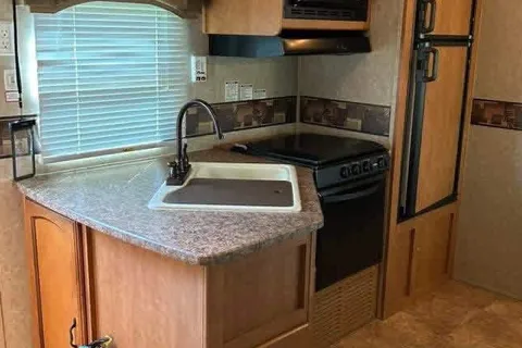 Brad's Palomino Puma 33FQSS Travel Trailer