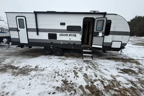 Danny's Grand River 27 bhs Travel Trailer