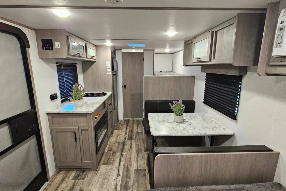 2024 Coleman RV Easy Tow