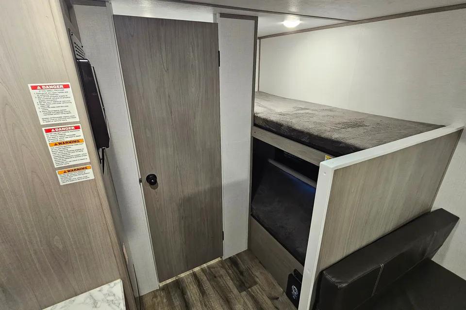 2024 Coleman RV Easy Tow