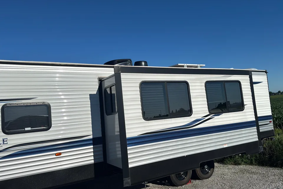 Crystle's Keystone Springdale Travel Trailer