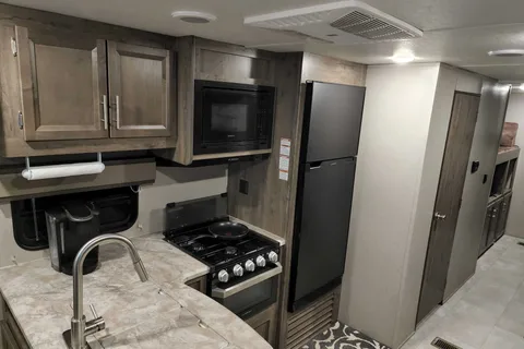 34 foot 3 slide out 2020 forest river 34bhts travel trailer