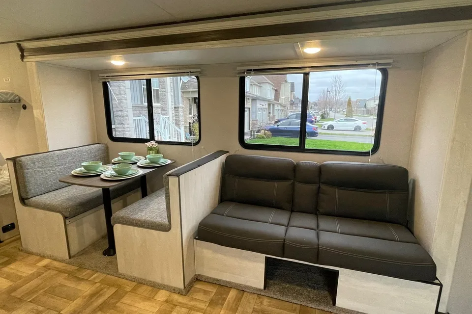 Neighbor's Grand River 270BHSN Northern Edition Travel Trailer