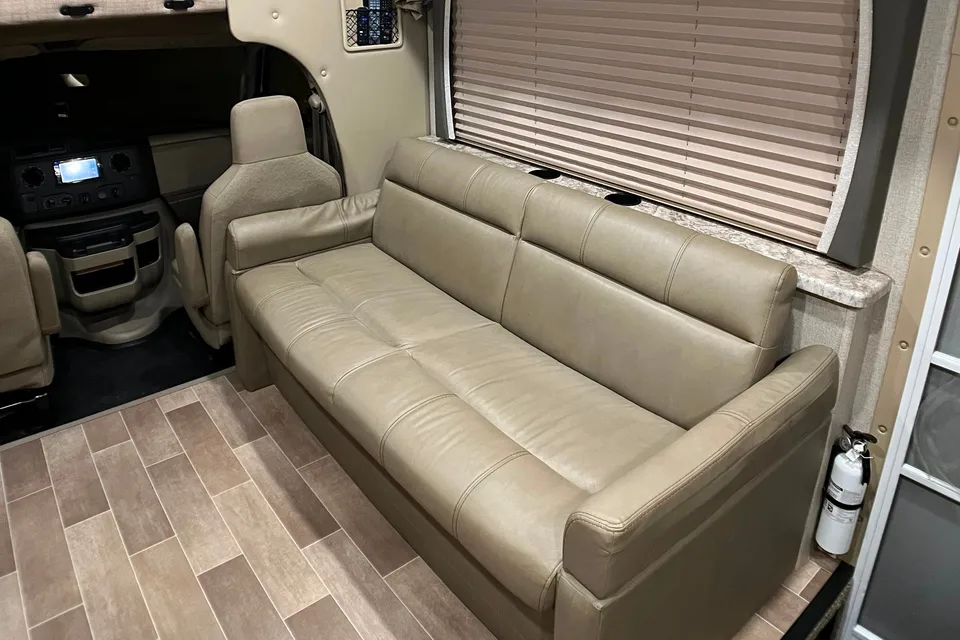 **sleeps 10** 2020 Thor Motor Coach Chateau Class C