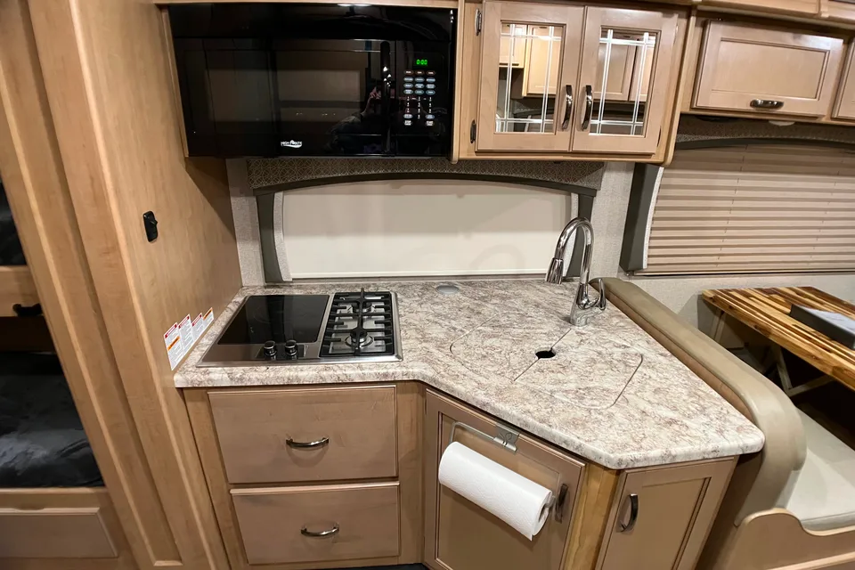 **sleeps 10** 2020 Thor Motor Coach Chateau Class C